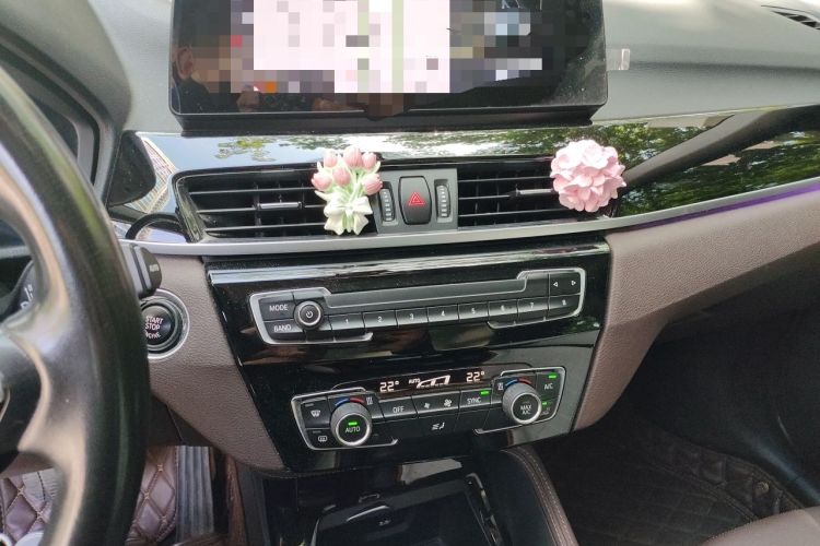 Used BMW X1 2020 sDrive20Li Premium Edition Audio And AC Panel