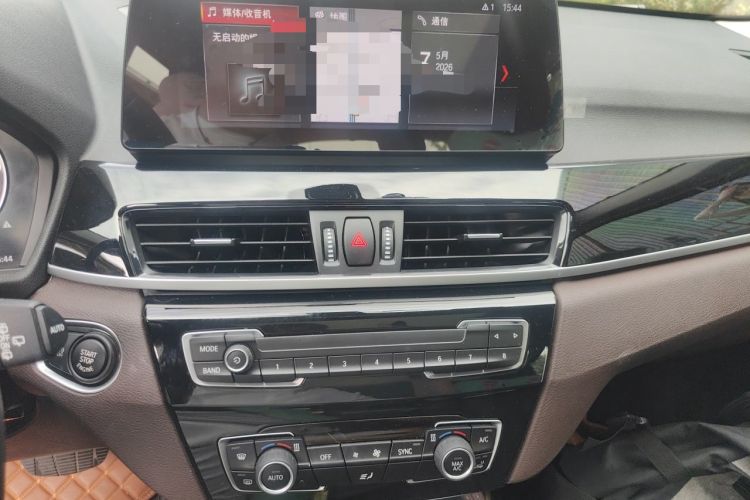 Used BMW X1 2020 sDrive20Li Premium Edition Audio And AC Panel