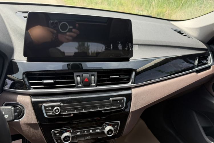 Used BMW X1 2020 sDrive20Li Premium Edition Audio And AC Panel