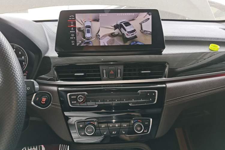 Used BMW X1 2020 xDrive25Li Luxury Edition Audio And AC Panel