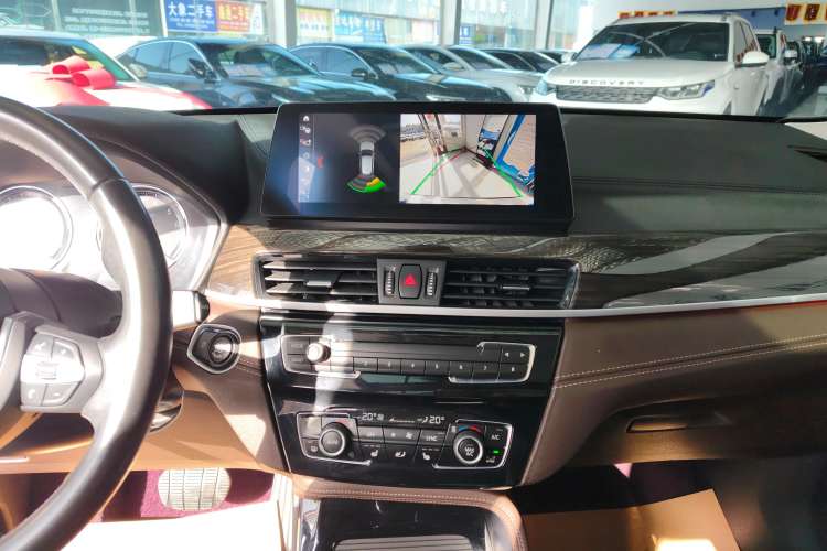 Used BMW X1 2020 xDrive25Li Luxury Edition Audio And AC Panel