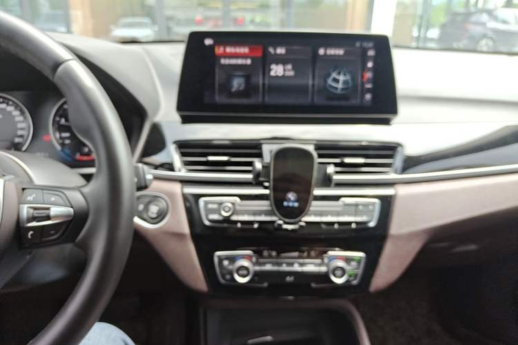 Used BMW X1 2020 sDrive25Li Leading Model Audio And AC Panel
