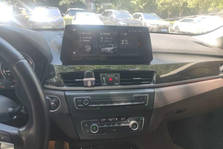 Used BMW X1 2020 xDrive25Li Luxury Edition Audio And AC Panel