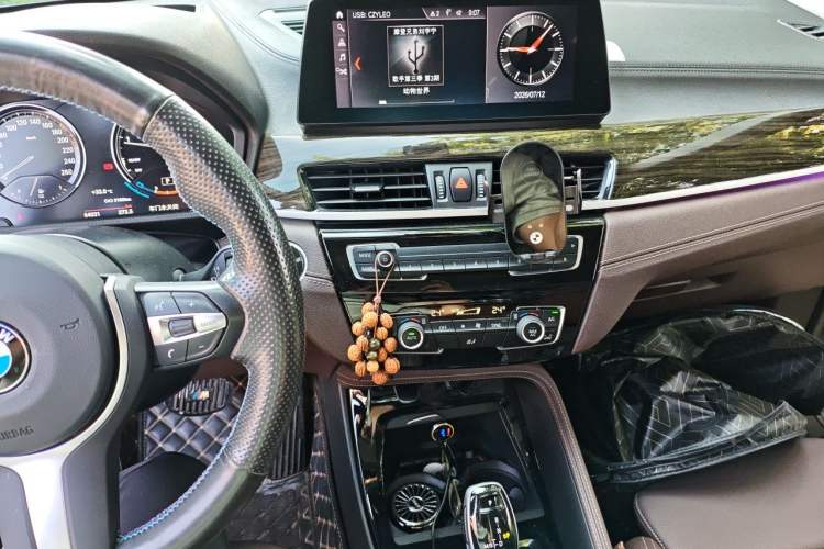 Used BMW X1 2020 xDrive25Li Luxury Edition Audio And AC Panel