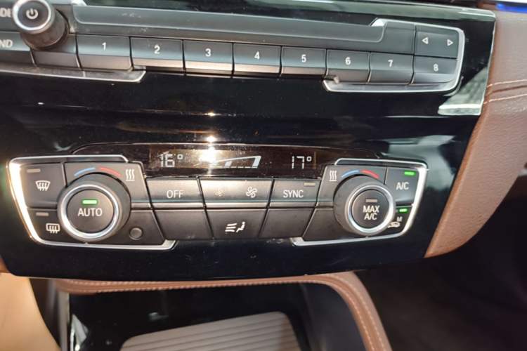 Used BMW X1 2020 xDrive25Li Luxury Edition Audio And AC Panel