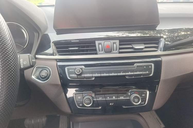 Used BMW X1 2020 sDrive25Li Leading Model Audio And AC Panel