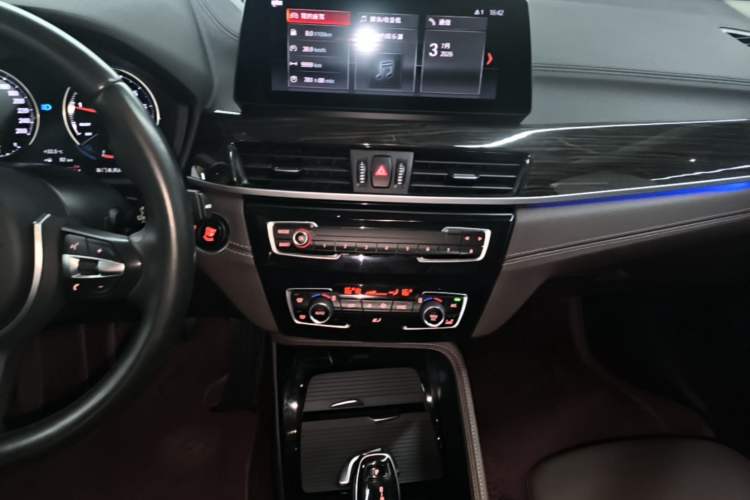Used BMW X1 2020 xDrive25Li Luxury Edition Audio And AC Panel