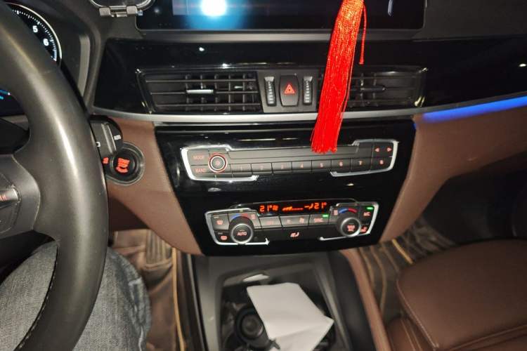 Used BMW X1 2020 sDrive25Li Leading Model Audio And AC Panel