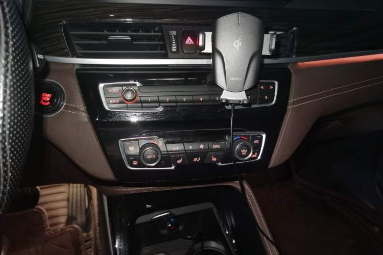 Used BMW X1 2020 xDrive25Li Luxury Edition Audio And AC Panel
