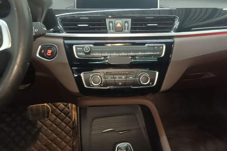 Used BMW X1 2020 sDrive20Li Fashion Model Audio And AC Panel