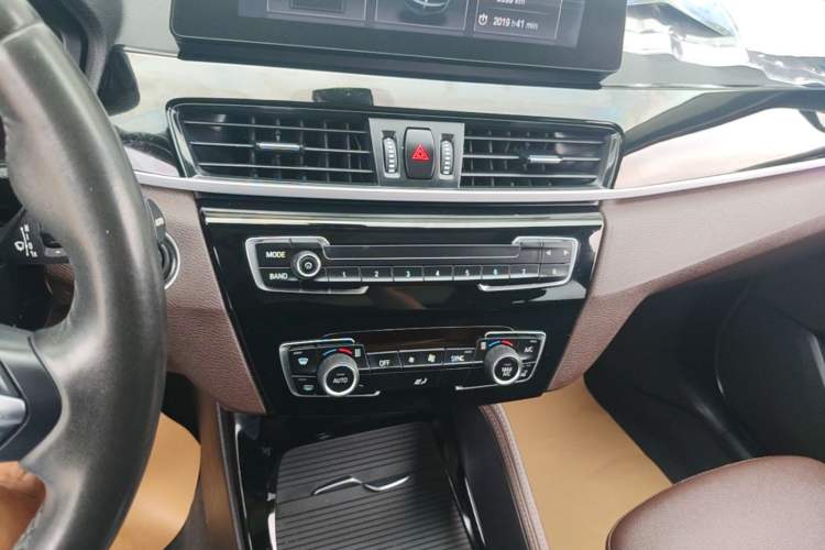 Used BMW X1 2020 sDrive20Li Premium Edition Audio And AC Panel