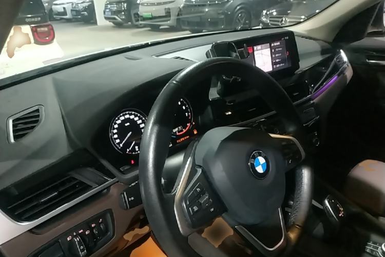 Used BMW X1 2020 sDrive25Li Leading Model Center Console