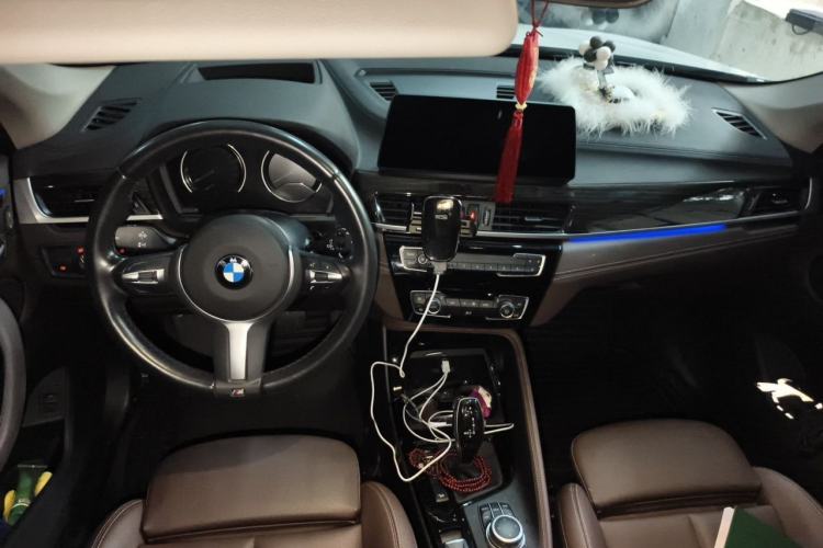 Used BMW X1 2020 xDrive25Li Luxury Edition Center Console