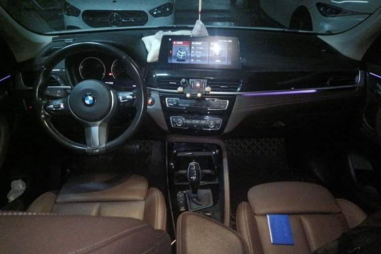 Used BMW X1 2020 xDrive25Li Luxury Edition Center Console