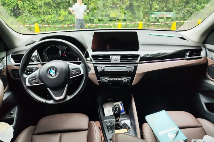 Used BMW X1 2020 sDrive25Li Leading Model Center Console