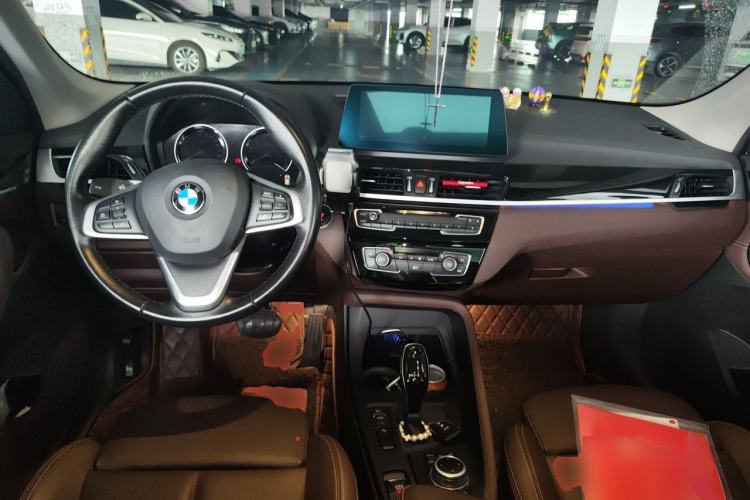 Used BMW X1 2020 sDrive25Li Leading Model Center Console