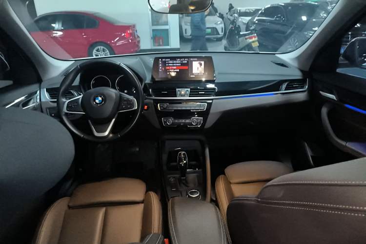 Used BMW X1 2020 sDrive25Li Leading Model Center Console