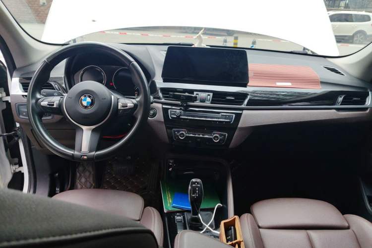 Used BMW X1 2020 sDrive20Li Premium Edition Center Console