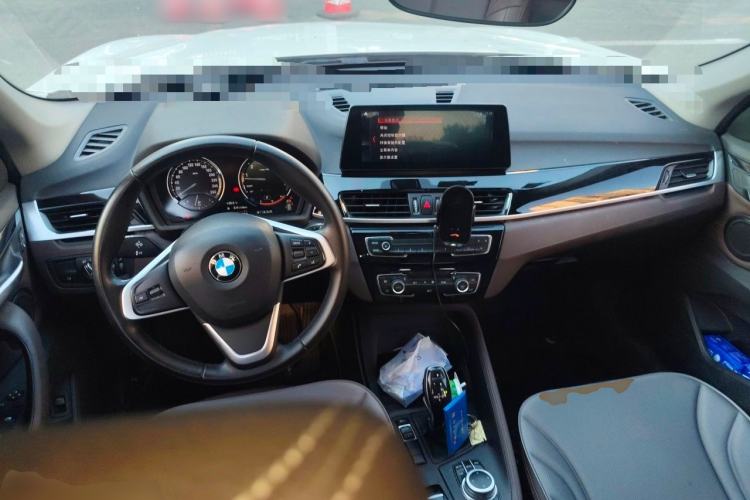 Used BMW X1 2020 sDrive25Li Leading Model Center Console
