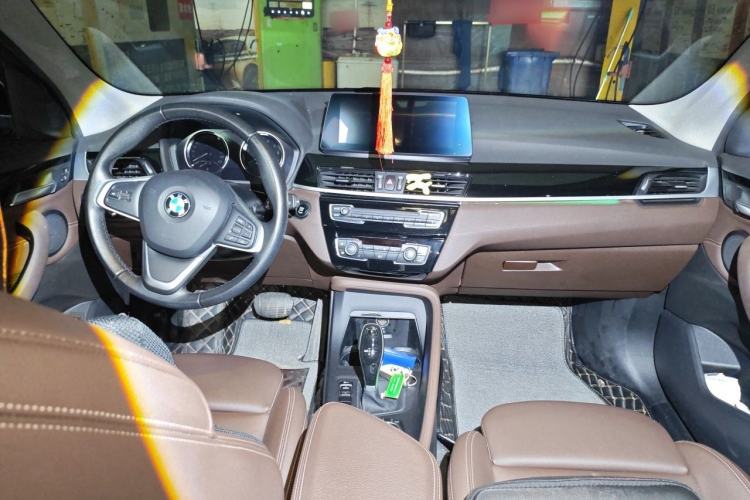 Used BMW X1 2020 sDrive25Li Leading Model Center Console