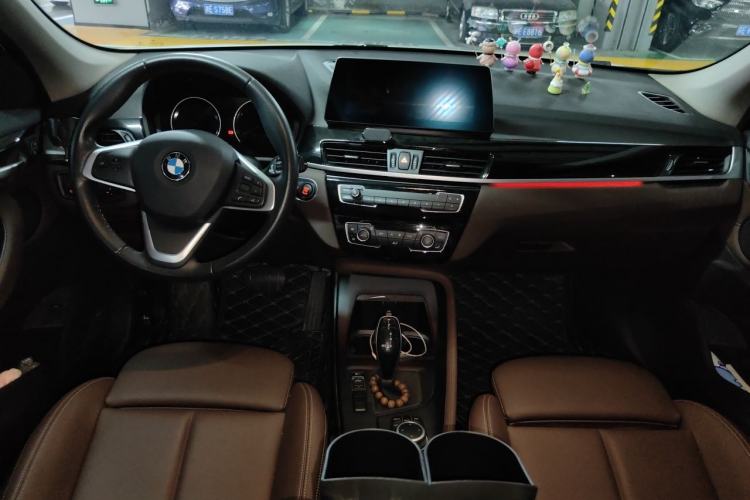 Used BMW X1 2020 sDrive25Li Leading Model Center Console