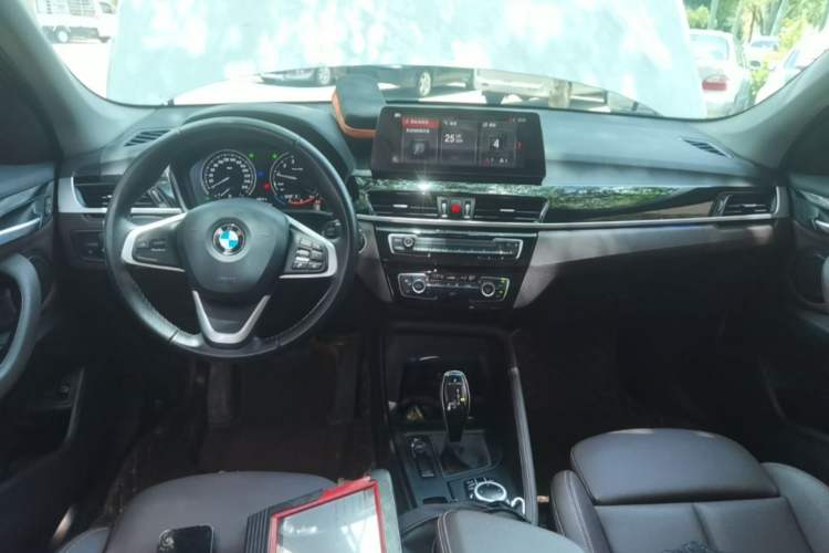 Used BMW X1 2020 sDrive25Li Leading Model Center Console