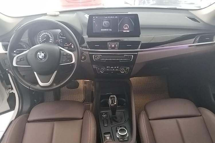 Used BMW X1 2020 sDrive25Li Leading Model Center Console
