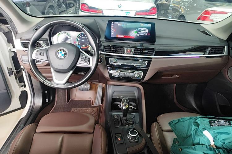 Used BMW X1 2020 sDrive25Li Leading Model Center Console