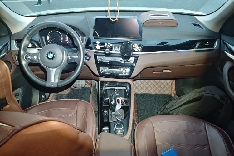 Used BMW X1 2020 sDrive20Li Premium Edition Center Console