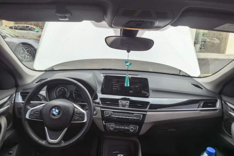 Used BMW X1 2020 sDrive25Li Leading Model Center Console