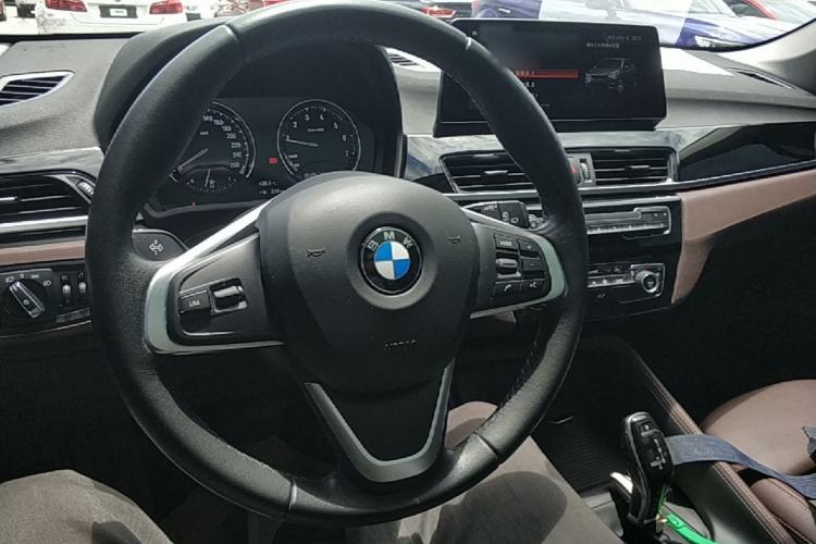 Used BMW X1 2020 sDrive25Li Leading Model Center Console