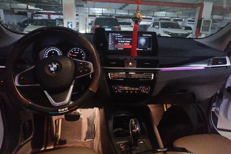Used BMW X1 2020 sDrive25Li Leading Model Center Console