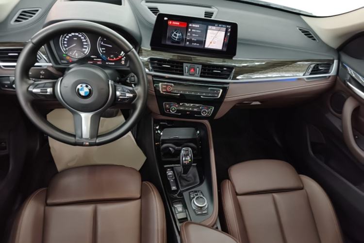 Used BMW X1 2020 xDrive25Li Luxury Edition Center Console