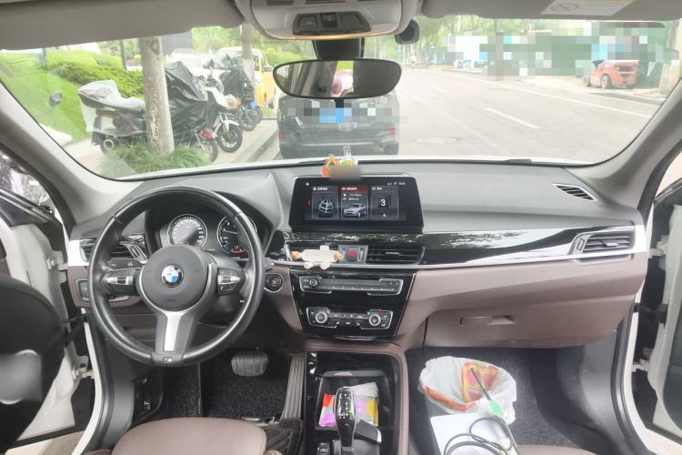 Used BMW X1 2020 sDrive20Li Premium Edition Center Console