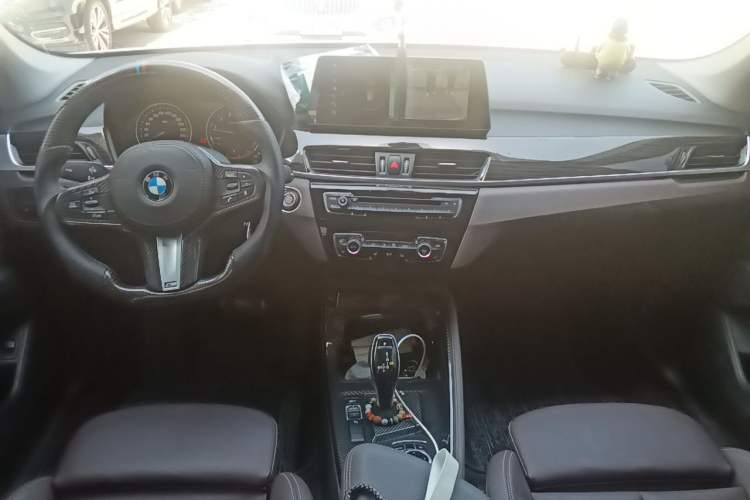 Used BMW X1 2020 sDrive25Li Leading Model Center Console