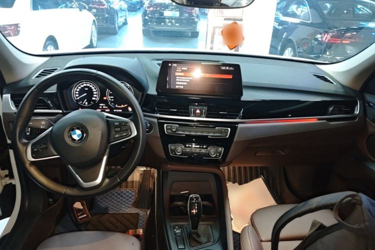 Used BMW X1 2020 sDrive25Li Leading Model Center Console