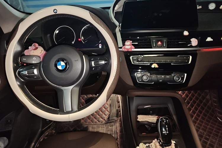 Used BMW X1 2020 sDrive25Li Leading Model Center Console