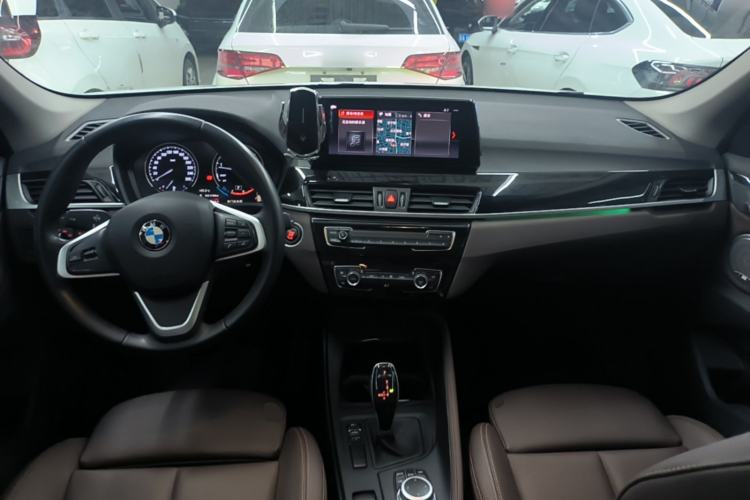 Used BMW X1 2020 sDrive25Li Leading Model Center Console