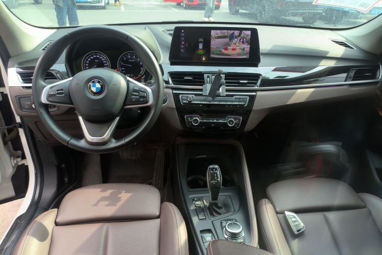 Used BMW X1 2020 sDrive25Li Leading Model Center Console