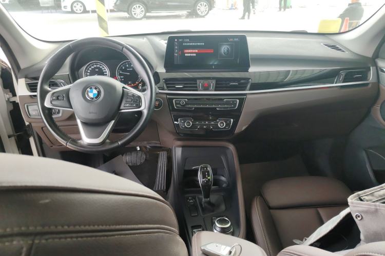 Used BMW X1 2020 sDrive25Li Leading Model Center Console