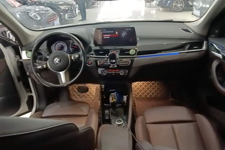 Used BMW X1 2020 sDrive20Li Premium Edition Center Console