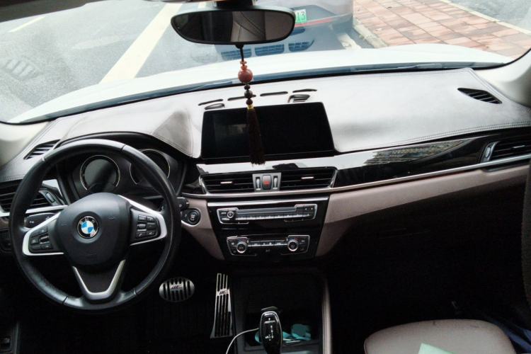 Used BMW X1 2020 sDrive25Li Leading Model Center Console