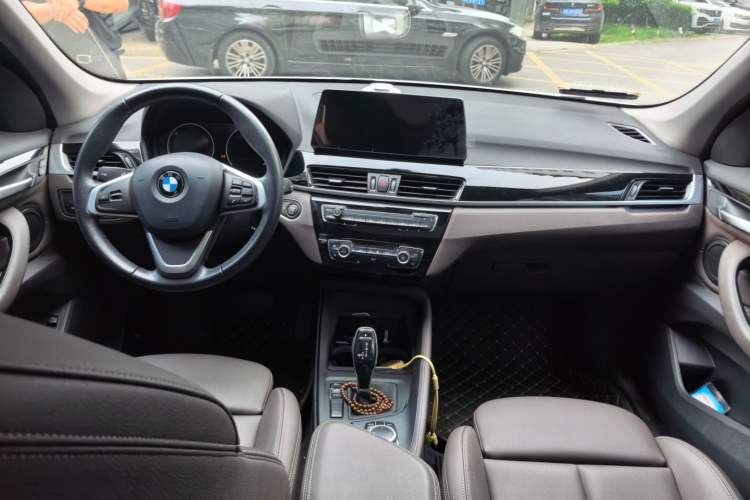 Used BMW X1 2020 sDrive25Li Leading Model Center Console