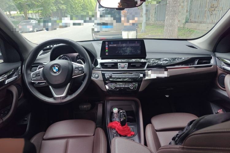 Used BMW X1 2020 sDrive25Li Leading Model Center Console