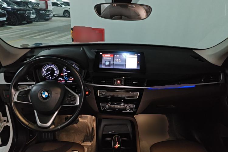 Used BMW X1 2020 sDrive25Li Leading Model Center Console