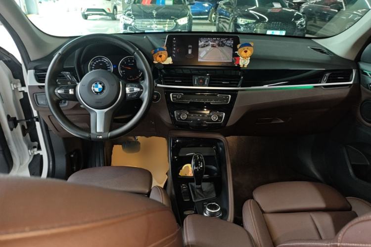 Used BMW X1 2020 sDrive20Li Premium Edition Center Console
