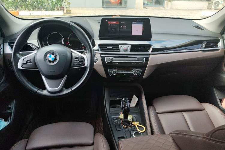 Used BMW X1 2020 sDrive25Li Leading Model Center Console
