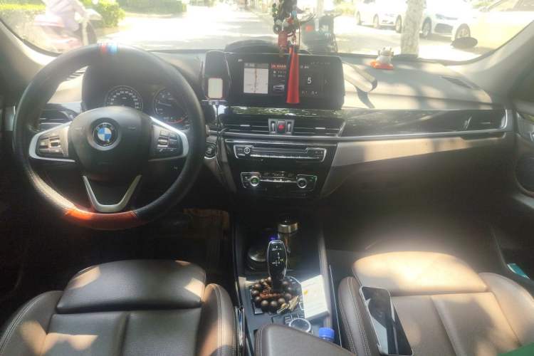 Used BMW X1 2020 sDrive25Li Leading Model Center Console