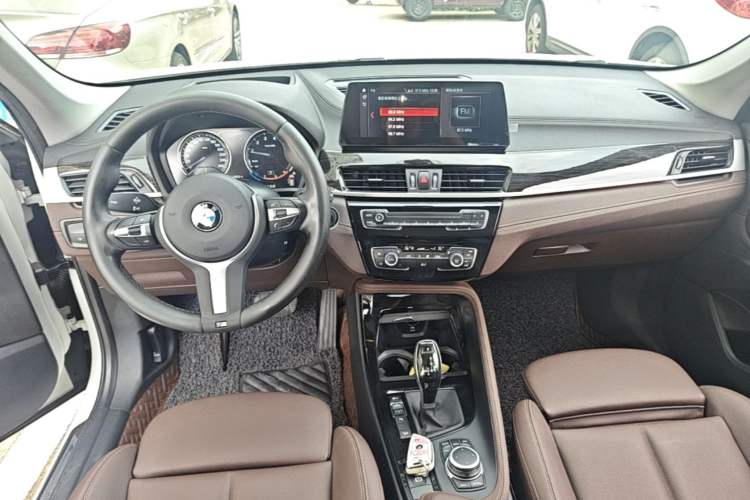 Used BMW X1 2020 xDrive25Li Luxury Edition Center Console