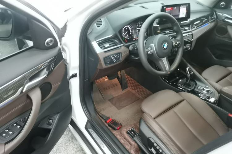 Used BMW X1 2020 xDrive25Li Luxury Edition Driver Seat